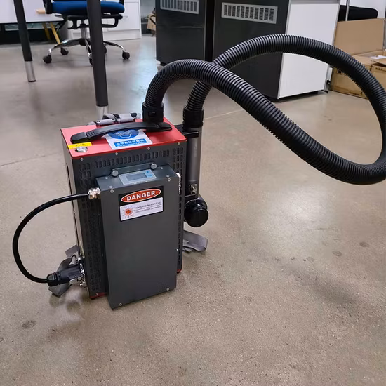 50W 100W 200W Mopa Rust Removal Backpack Pulse Laser Cleaning Machine for Paint Removal